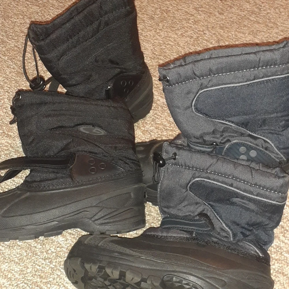 C9 Champion Black Snow Boots Winter Insulated Waterproof Bundle SIZE 1